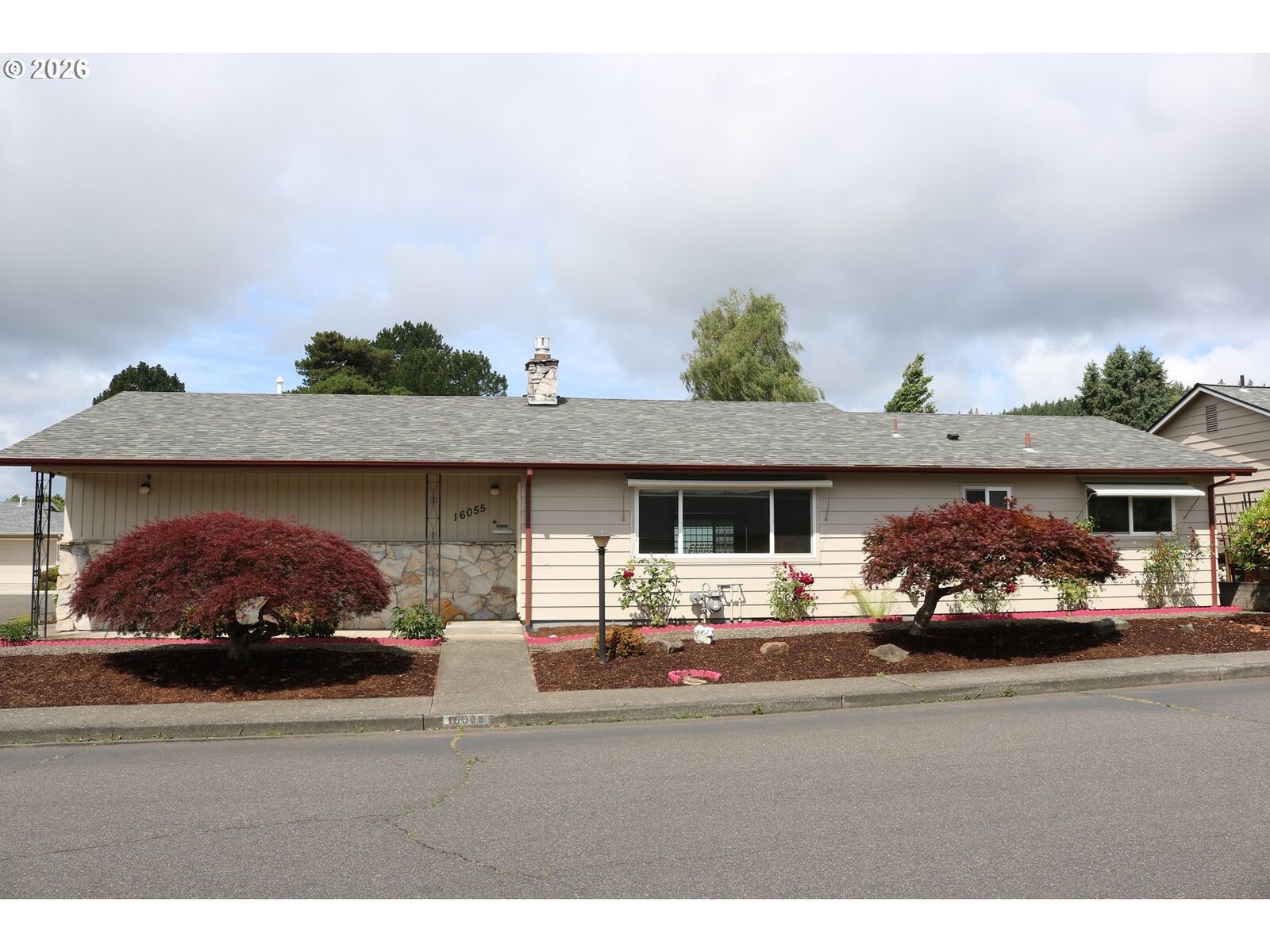 Property Photo:  16055 SW Queen Victoria Pl  OR 97224 