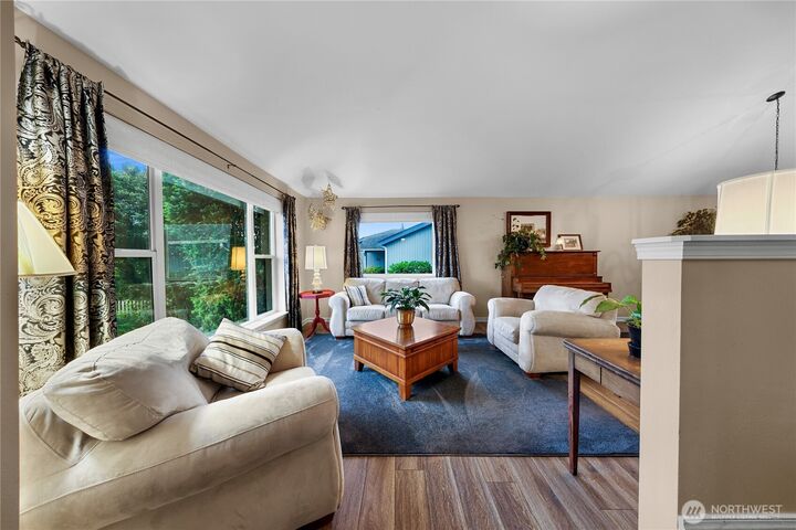 Property Photo:  517 SW Dyer Street  WA 98277 