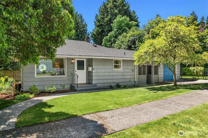 Property Photo: 2265 NE 73rd Street WA 98115