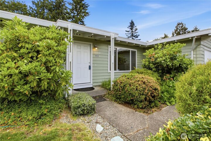 Property Photo: 10510 SE 233rd Place WA 98031