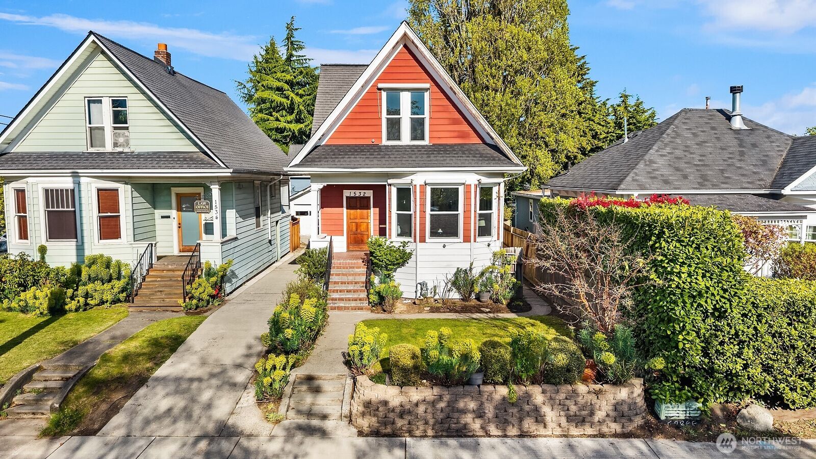 Property Photo: 1532 23rd Avenue WA 98122