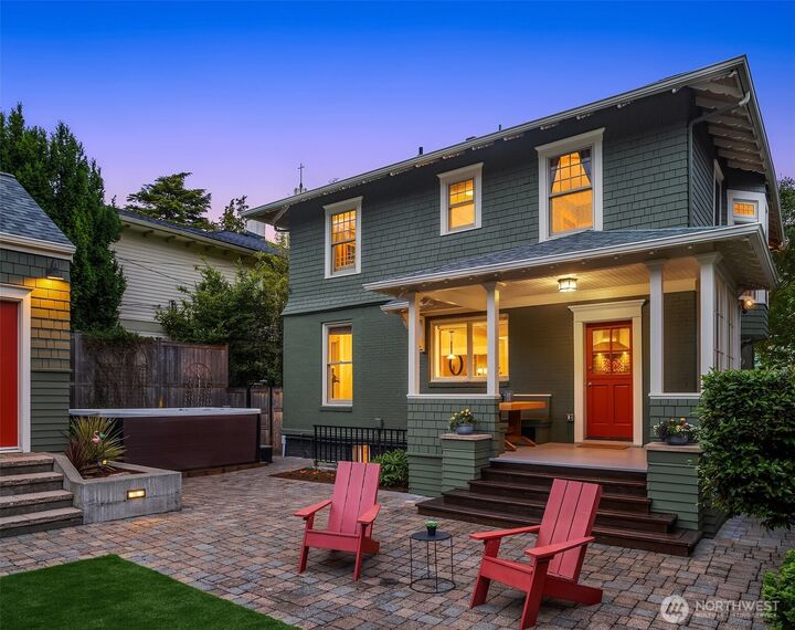 Property Photo: 721 18th Avenue E WA 98112