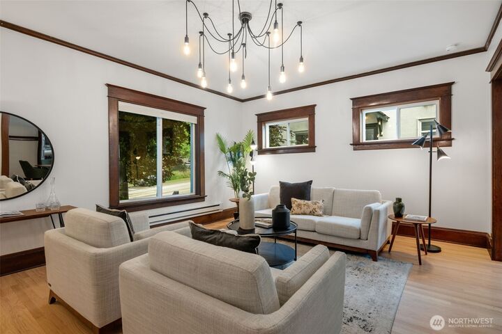 Property Photo: 2309 10th Avenue E A WA 98102