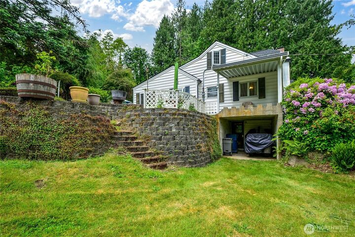Property Photo:  7208  83rd Avenue SE  WA 98290 