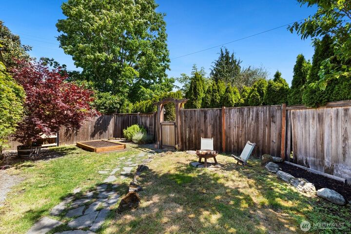 Property Photo:  5405  25th Avenue SW  WA 98106 