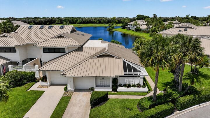 Property Photo: 5632 SE Foxcross Place FL 34997