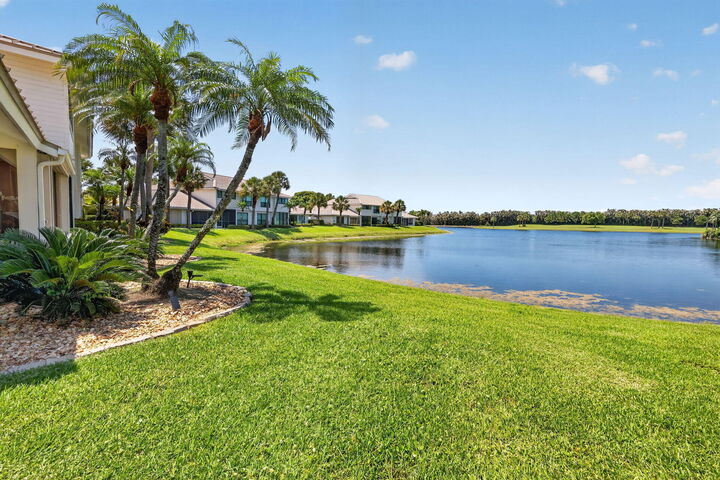Property Photo: 5632 SE Foxcross Place FL 34997
