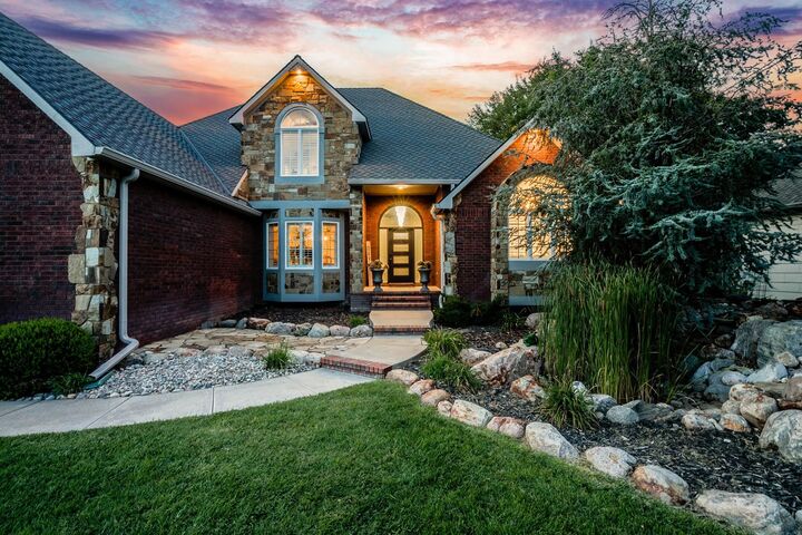 Property Photo: 2868 N Wild Rose Ct KS 67205