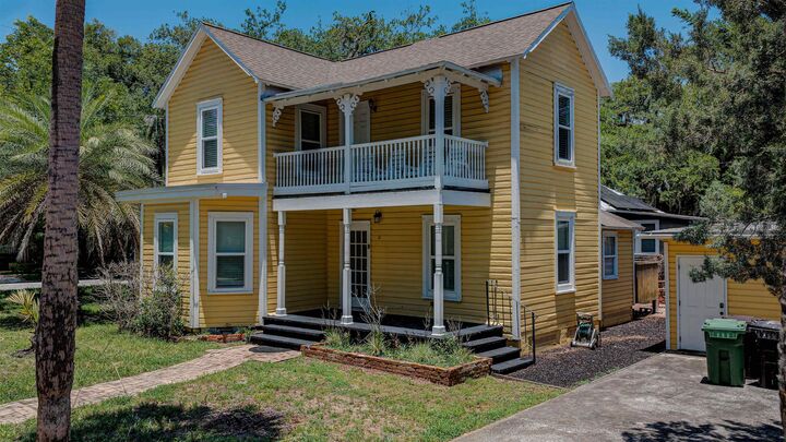 Property Photo: 14 Sanchez Avenue FL 32086