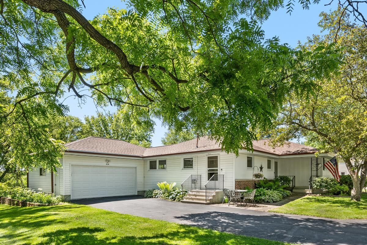 Property Photo:  614 N Lawson Drive  WI 54941 