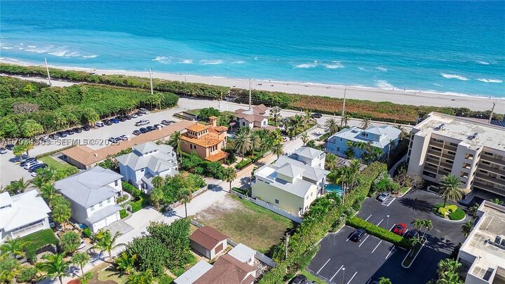 Property Photo:  510 Saturn Ln  FL 33408 