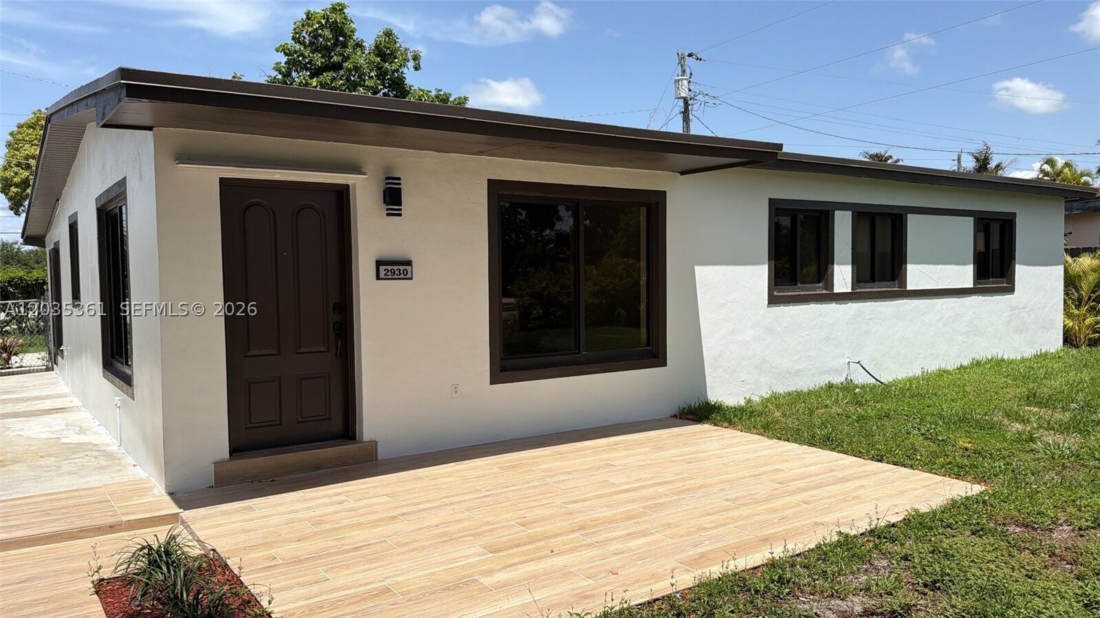 Property Photo:  2930 SW 106th Ave  FL 33165 