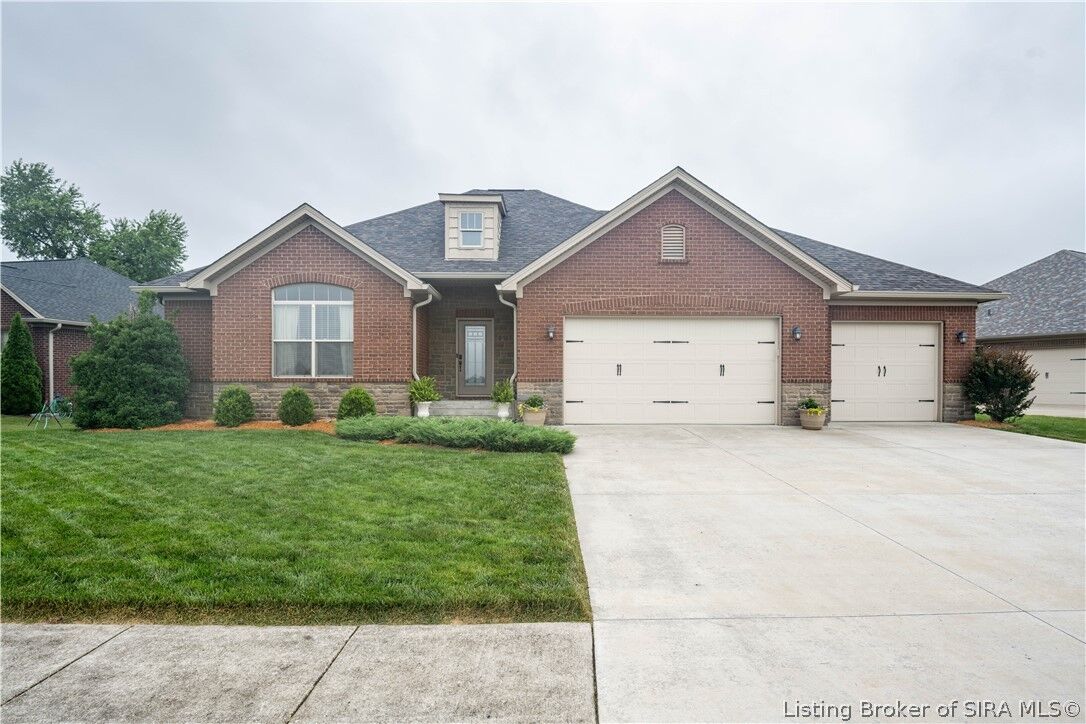 Property Photo: 2932 Chestnut Eagle Ridge IN 47130