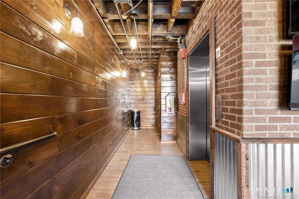 Property Photo:  423 Main Street 3rd Floor Suite 2  CT 06457 