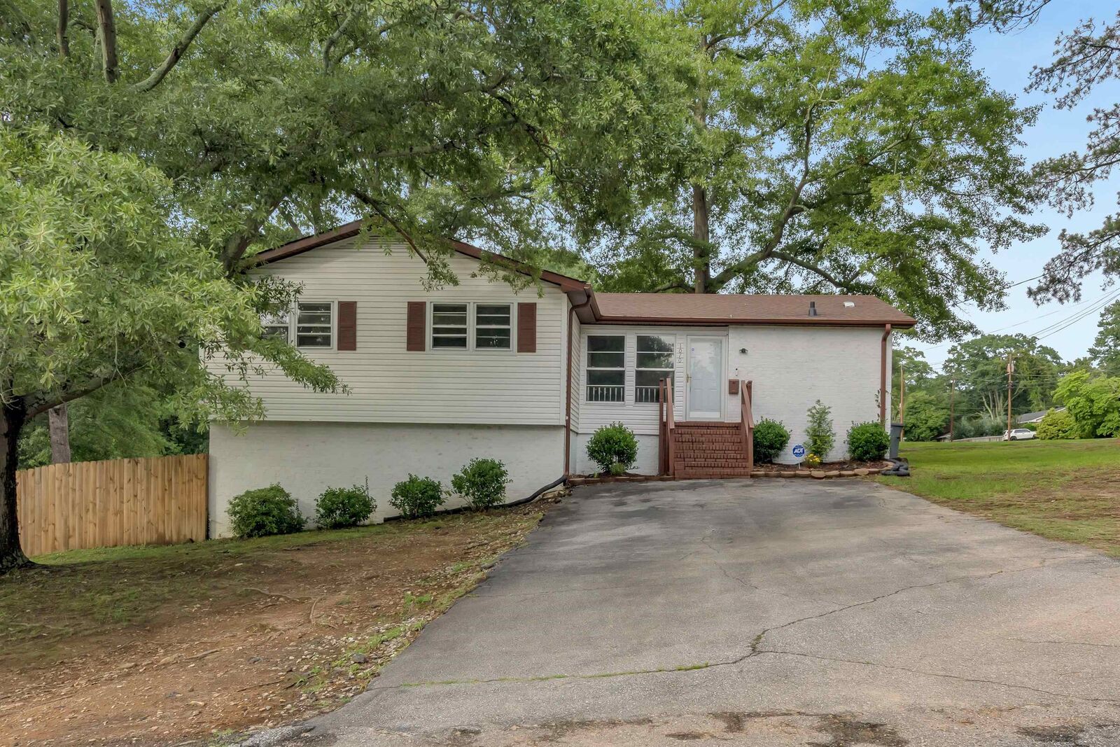 Property Photo:  1070 Hopkins Street  SC 29307 
