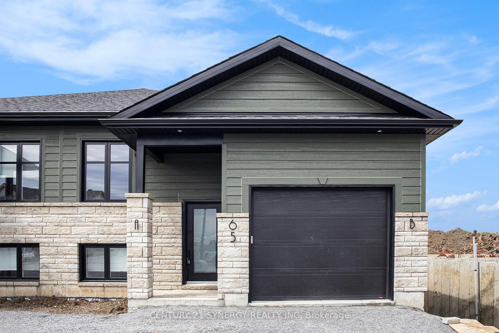 Property Photo:  65 Helen Street B  ON K0A 1R0 
