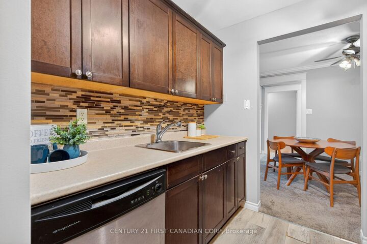 Property Photo: 1096 Jalna Boulevard 62 ON N6E 3B8