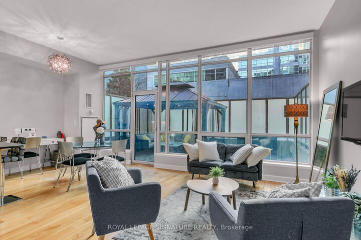 350 Wellington Street W G25 — photo 1