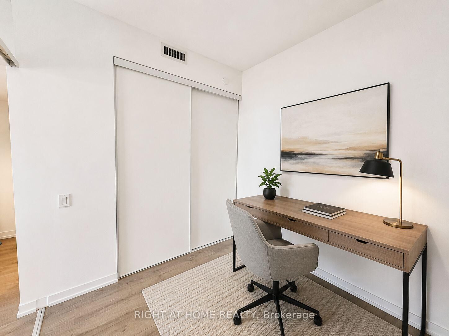 Property Photo: 950 Portage Parkway 5007 ON L4K 0J7