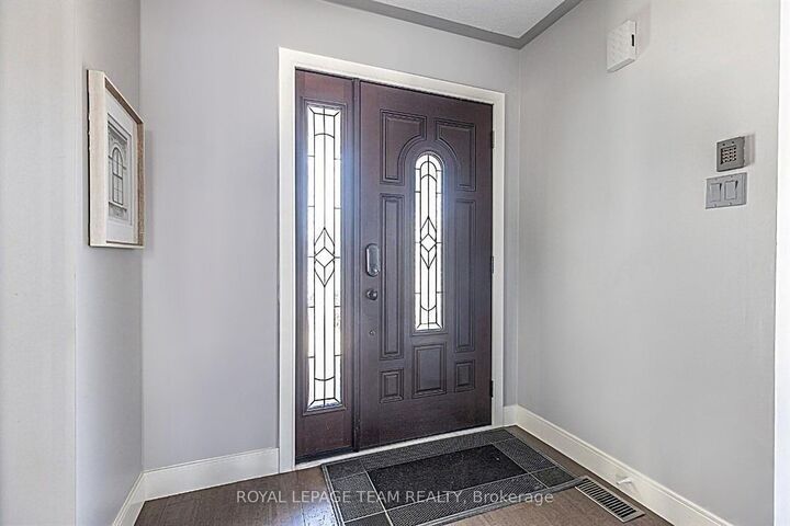 Property Photo: 124 Kennevale Drive ON K2J 3X7