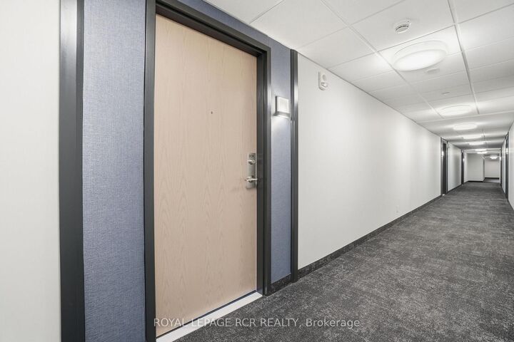 Property Photo: 58 Lakeside Terrace 808 ON L4M 0L5