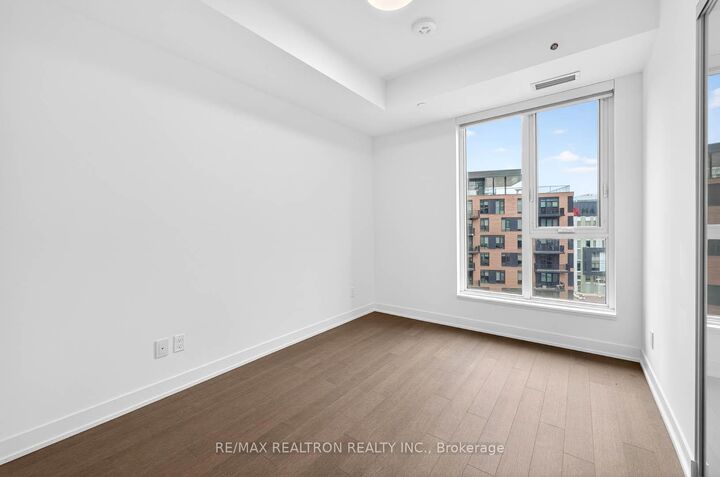 38 Simcoe Promenade C909 — photo 1