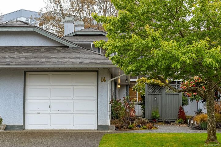 5110 Cordova Bay Rd #14 — photo 1