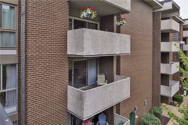Property Photo:  4203 Charlemagne Cir 4203  PA 15237 