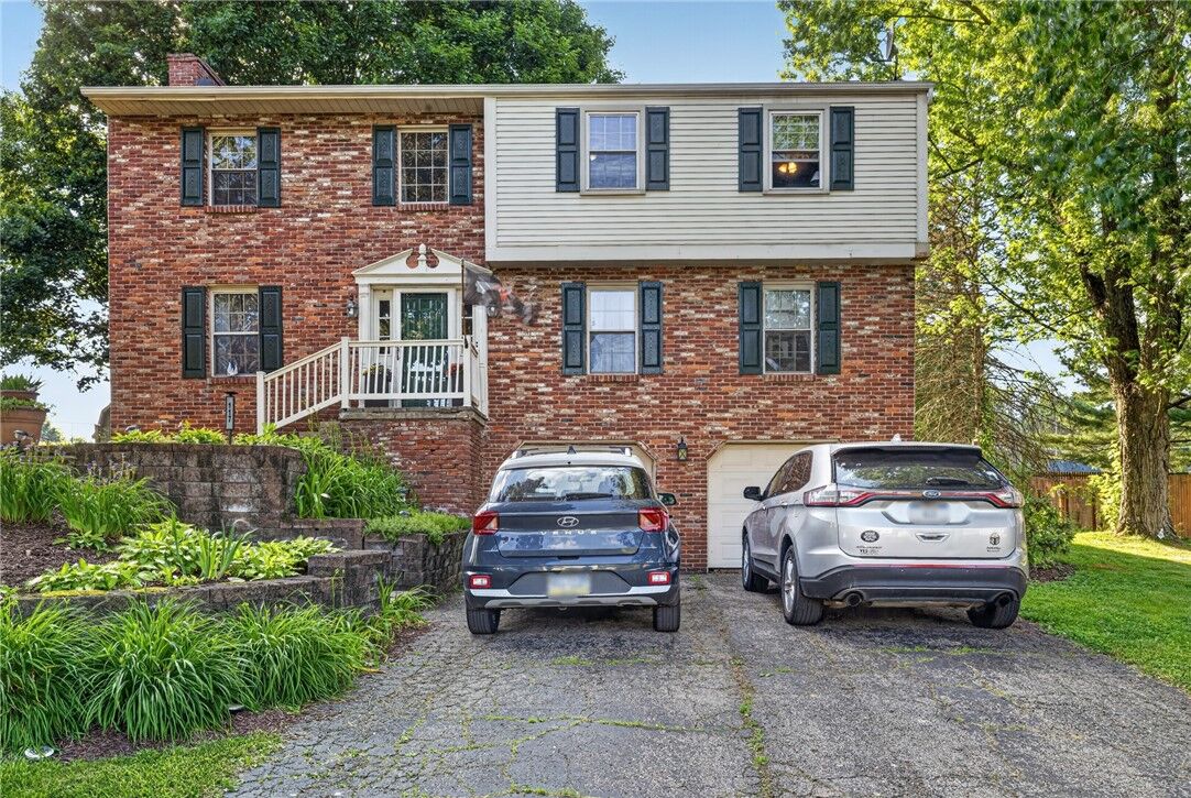 Property Photo:  117 Rembrandt Dr  PA 16002 