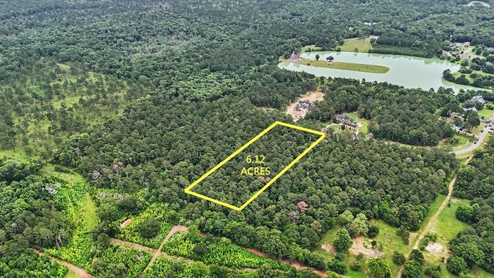 Property Photo:  317 Hidden Lakes Drive  GA 31707 