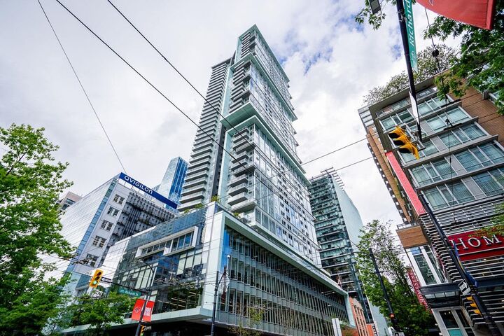 Property Photo: 777 Richards Street 4805 BC V6B 0M6