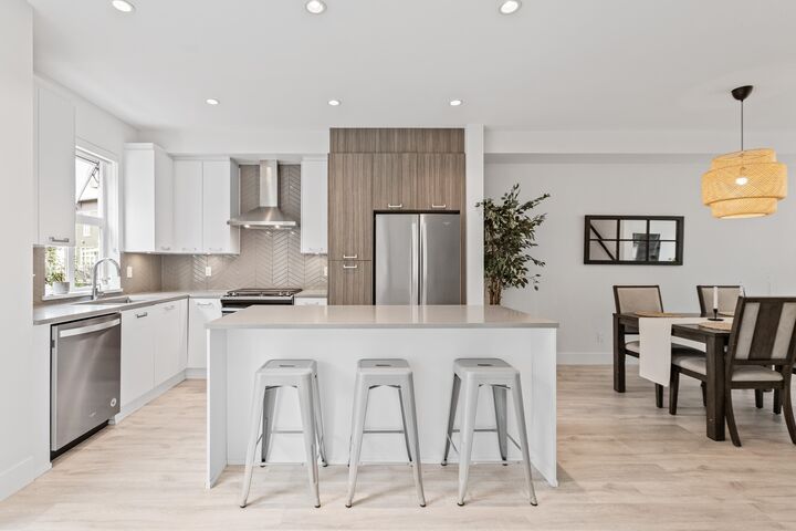 24076 112 Avenue 74 — photo 1