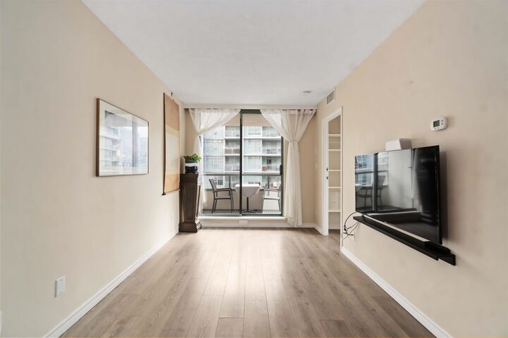 Property Photo: 5911 Alderbridge Way 1307 BC V6X 4C6