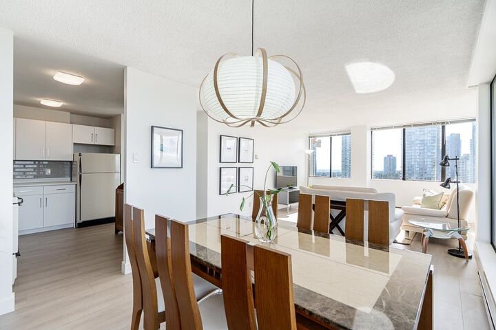 Property Photo: 6540 Burlington Avenue 2106 BC V5H 4G3