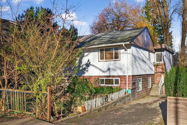Property Photo:  557 E 21st Avenue  BC V5V 1R5 