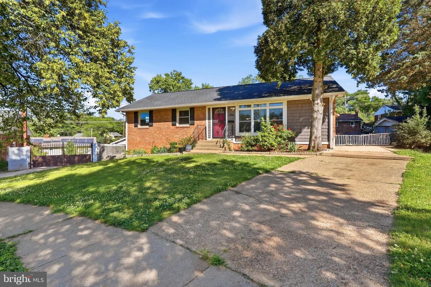 Property Photo:  5900 Westbrook Terrace  MD 20784 