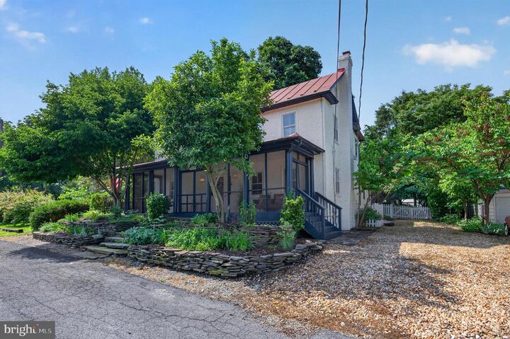 Property Photo: 821 E Ridge Street WV 25425