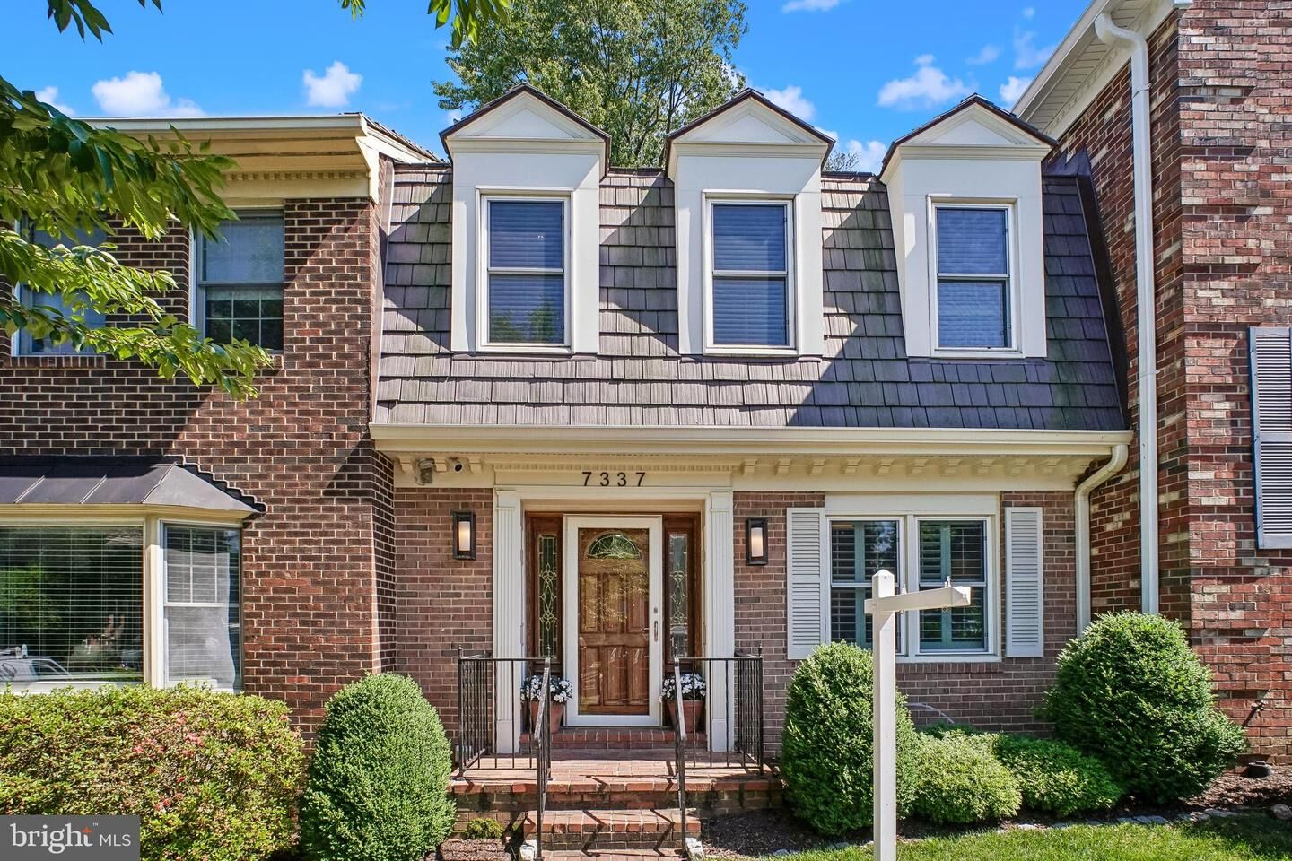 Property Photo: 7337 Lewinsville Park Court VA 22101