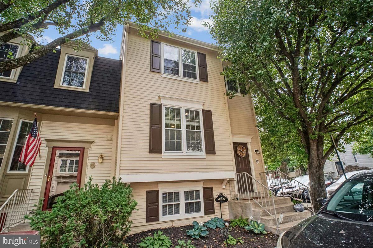 Property Photo:  67 Fendall Avenue  VA 22304 