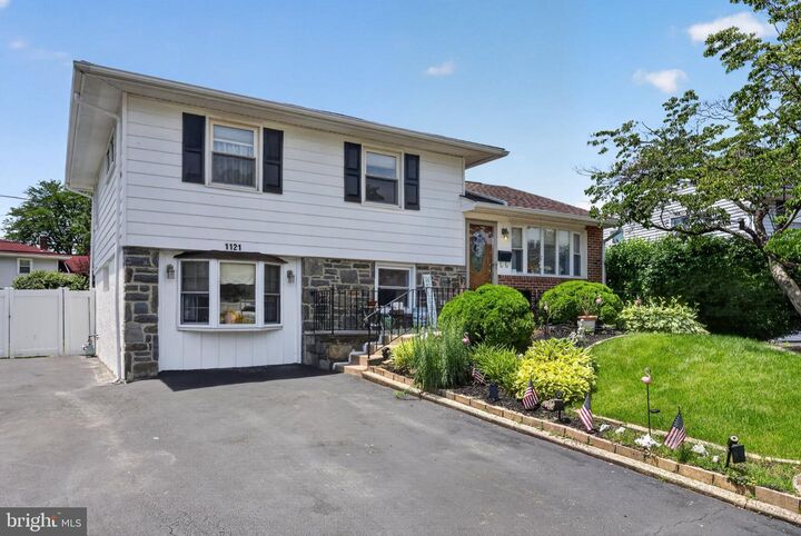 Property Photo: 1121 Wynnbrook PA 19018