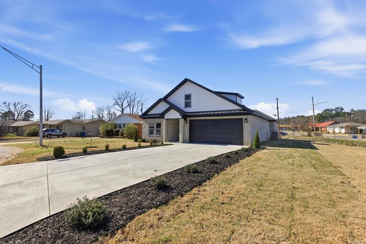 Property Photo: 5801 Shamrock Drive AR 72118