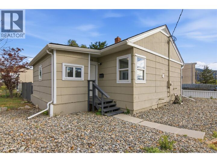 Property Photo:  121 Willow Street  BC V2B 4C6 