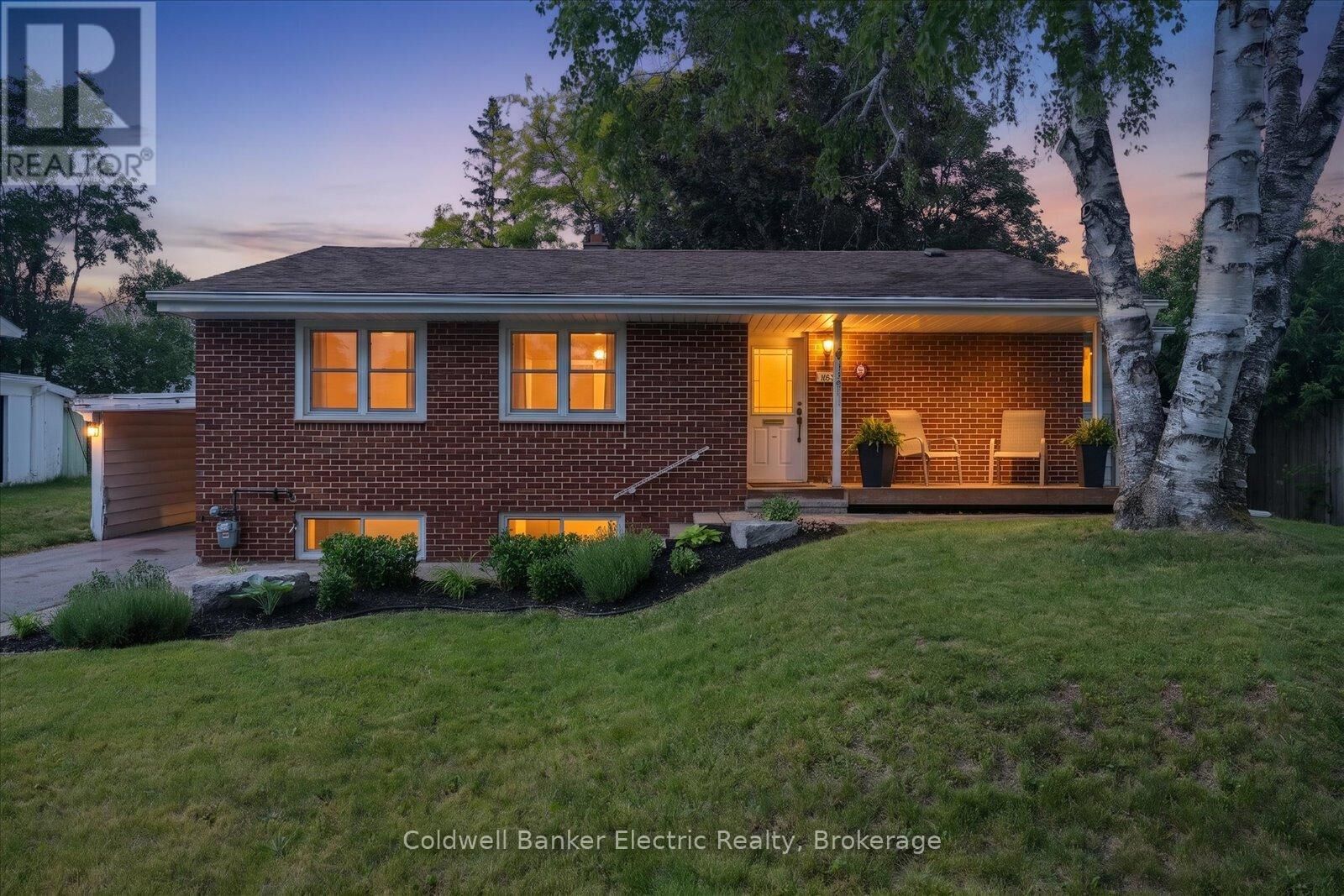 Property Photo:  1497 Mayfair Avenue  ON K9J 6T3 