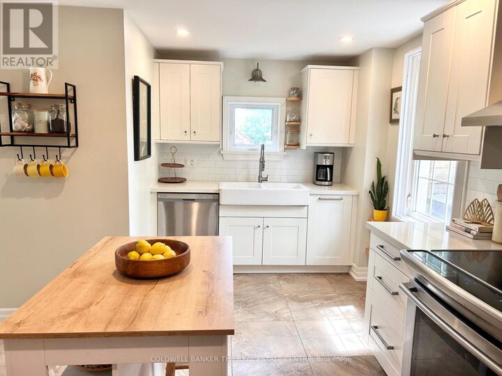 Property Photo:  35 Grove Street East  ON L4M 2N8 