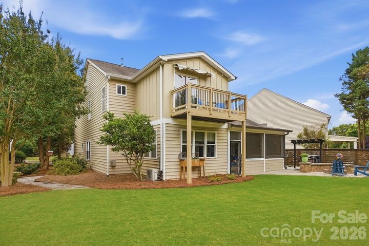 Property Photo: 1424 Ridge Haven Road NC 28173