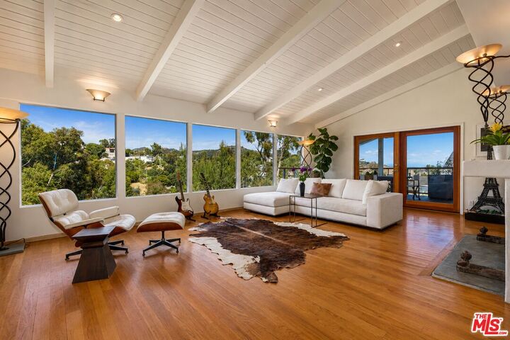 Property Photo:  3162 Durand Dr  CA 90068 