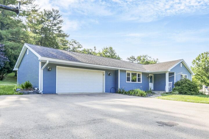 Property Photo:  3140 Nob Hill Road  OH 43701 