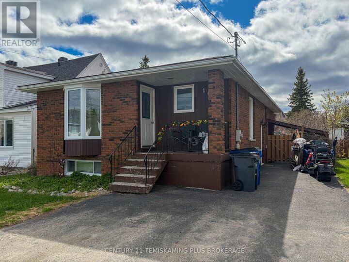 Property Photo:  162 Rebecca Street  ON P0J 1P0 
