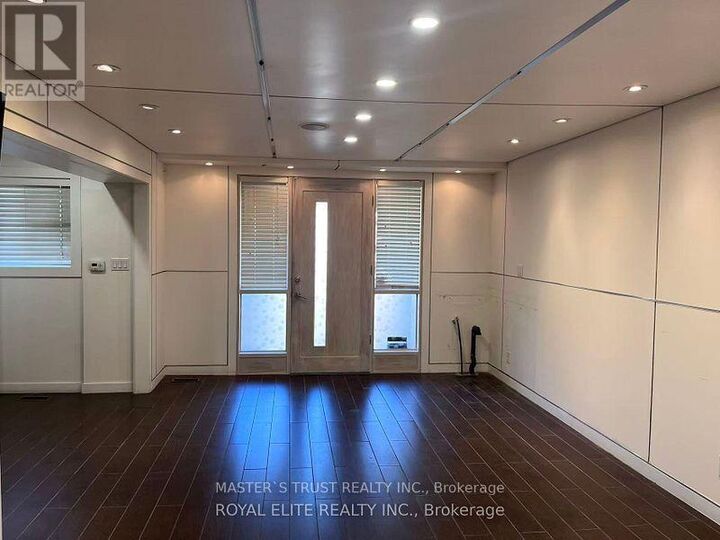 Property Photo:  89 Finch Ave East Avenue  ON M2N 4R4 