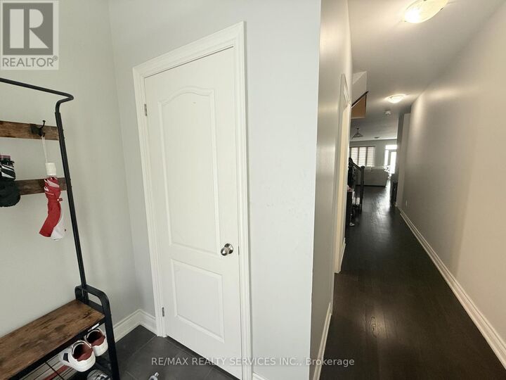 Property Photo:  29 Lady Evelyn Crescent  ON L6Y 6C6 